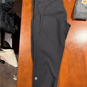 lululemon athletica women’s Black capri